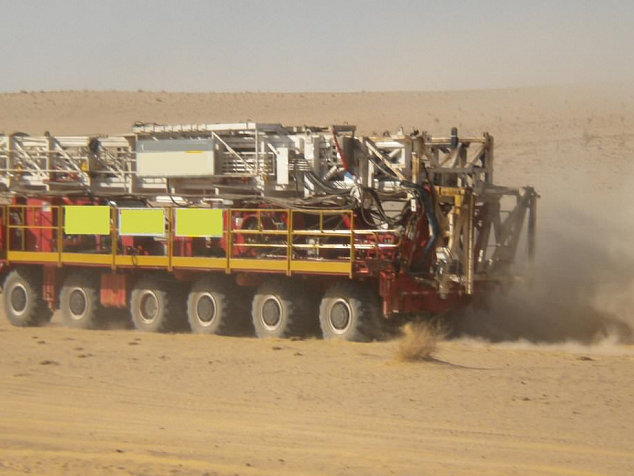3000m (750hp) truck-mounted drilling rig: Chassis with fully independent suspension
